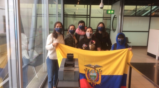 ECUATORIANOS DE 12 PAISES REGRESAN EN VUELO DESDE ÁMSTERDAM ECUATORIANOS DE 12 PAISES REGRESAN EN VUELO DESDE ÁMSTERDAM