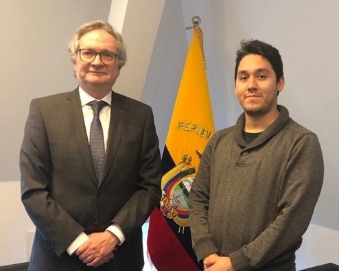 PIANISTA ECUATORIANO EN PAISES BAJOS PIANISTA ECUATORIANO EN PAISES BAJOS